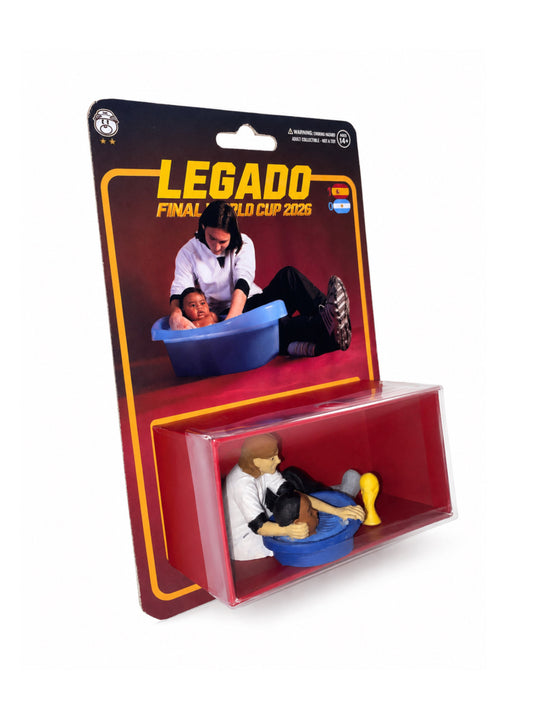 Figura Coleccionable de "LEGADO" (Messi bañando a Lamine Yamal)